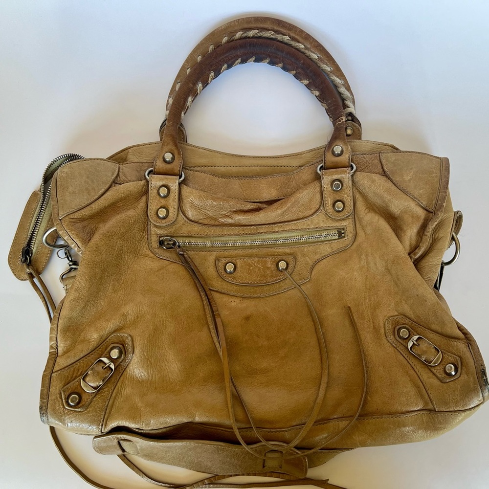 BALENCIAGA 2003 Vintage Light Caramel Brown Chevre Leather Pewter Hardware City